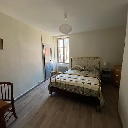 Une Maisonnette A Hérisson